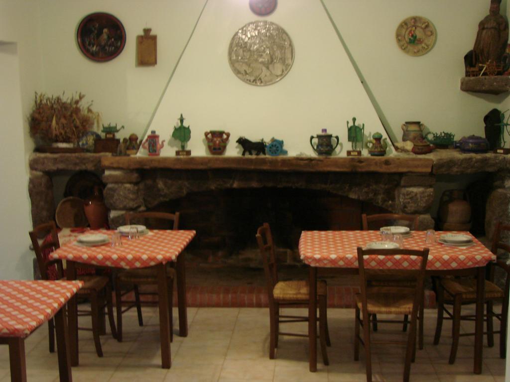Agriturismo Su Tiresi 卡拉古诺内 外观 照片