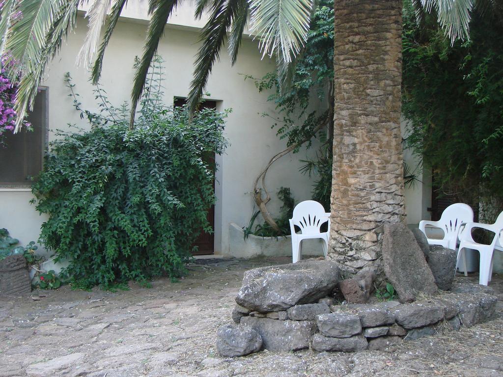 Agriturismo Su Tiresi 卡拉古诺内 外观 照片
